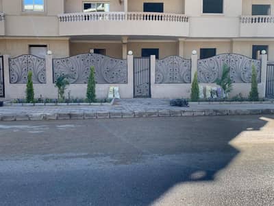 شقة 3 غرف نوم للبيع في مدينة الشروق، القاهرة - شقه بمنطقة الفيلات داخل الحى التالت مدينة الشروق