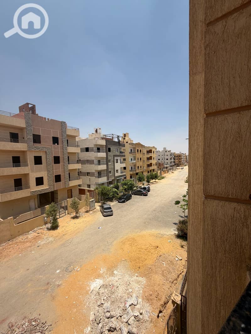 Touristic Area A, Hadayek October, near Fayoum Road, Wahat Road, the Touristic Promenade, the Green River, and all major services and transportatio - Mehr