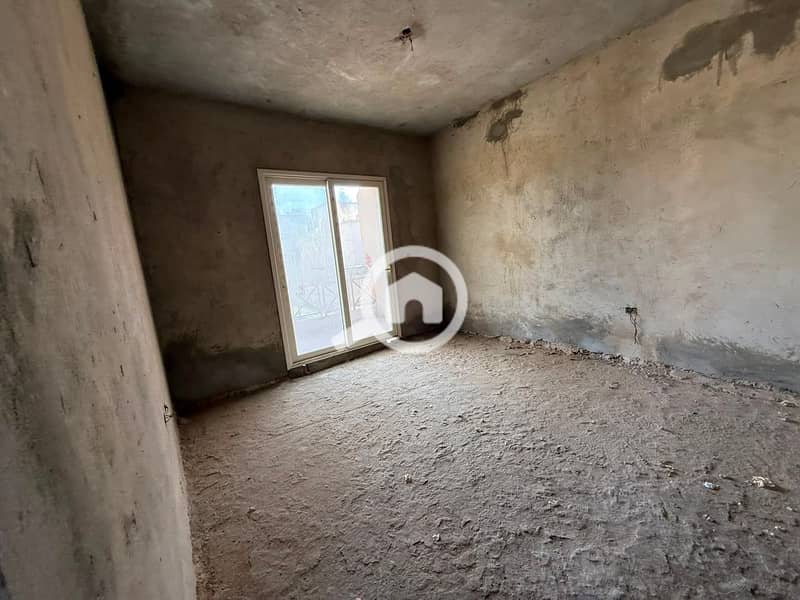 Twin House for Sale in Greens Compound, Sheikh Zayed | 4 Bedrooms | Prime Location - Mehr
