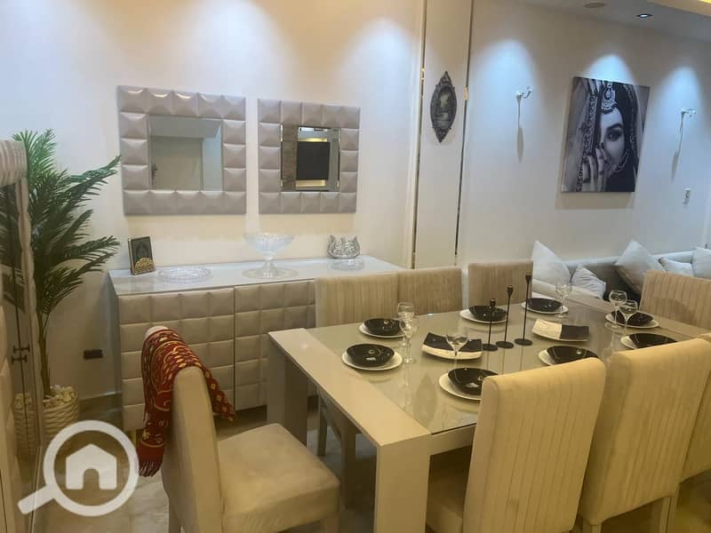 Fully Furnished Villa with Private Pool for Rent in Sunrise Compound New Cairo | 5 Bedrooms - Widok 3