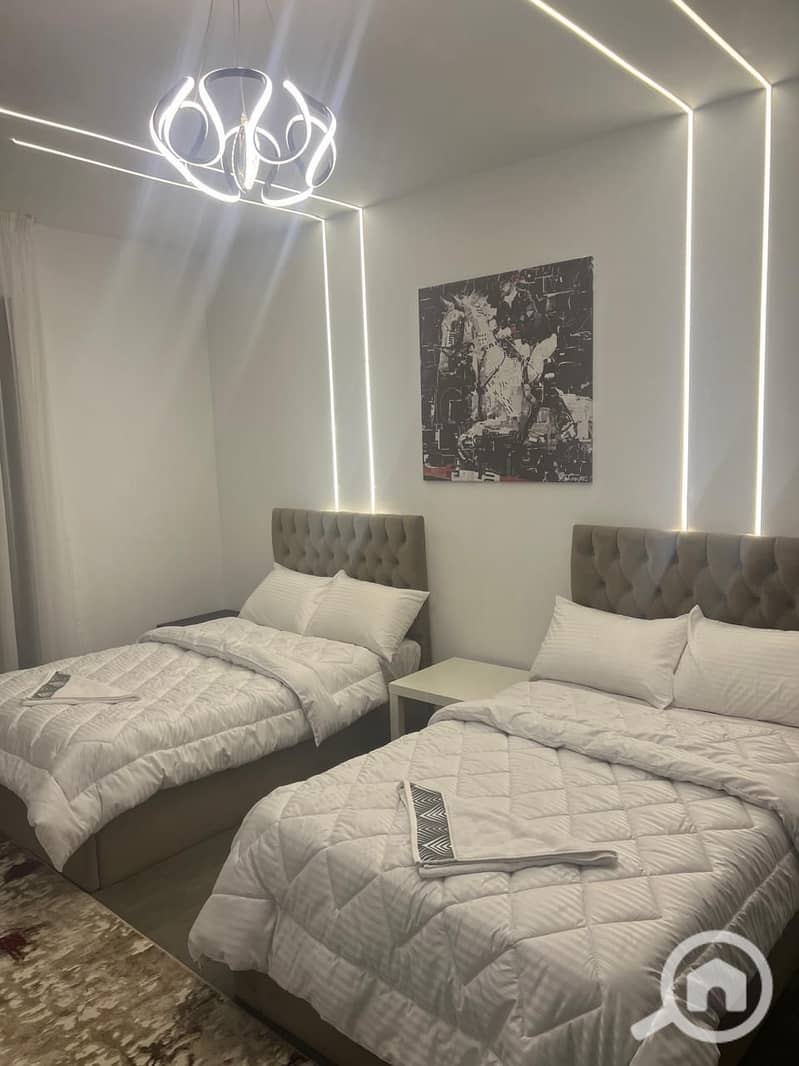 Fully Furnished Villa with Private Pool for Rent in Sunrise Compound New Cairo | 5 Bedrooms - Widok 4