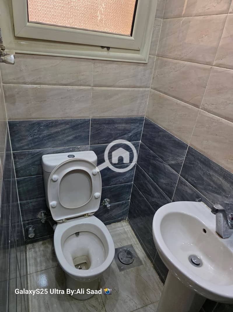 11 1000949730. jpg