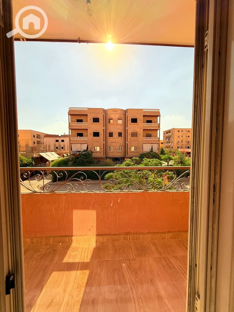An apartment in a different neighborhood - Widok 6