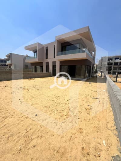 4 Bedroom Twin House for Sale in Sheikh Zayed, Giza - Swan Lake West 1. jpg 4 Bedroom Twin House for Sale in Sheikh Zayed, Giza - Swan Lake West 1. jpg