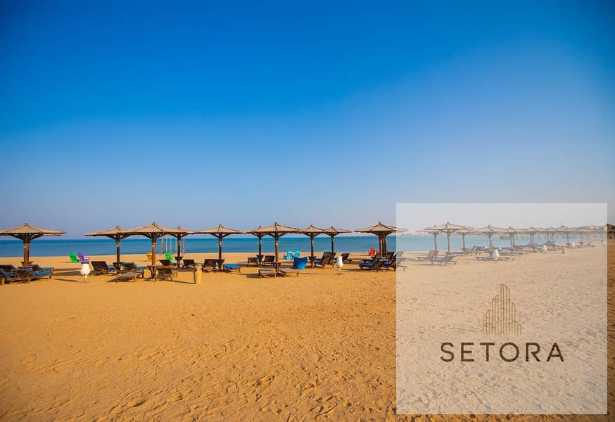Ultra-super-lux finished chalet, first floor (bedroom, bathroom, reception), fully serviced resort, beachfront location. Sandy beach. - Widok 6