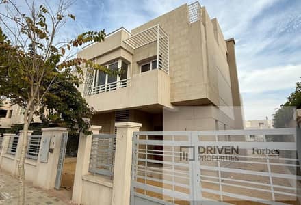 4 Bedroom Villa for Sale in 6th of October, Giza - original. jpg