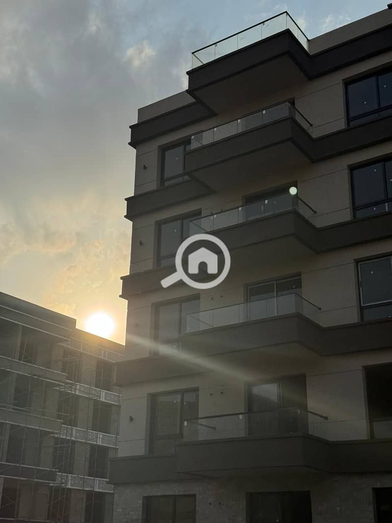 Premuim Fully Finished Apartment Overlooking the Lagoon for Sale with Installments Over 10 Years in Sheikh Zayed - Näkymä 5