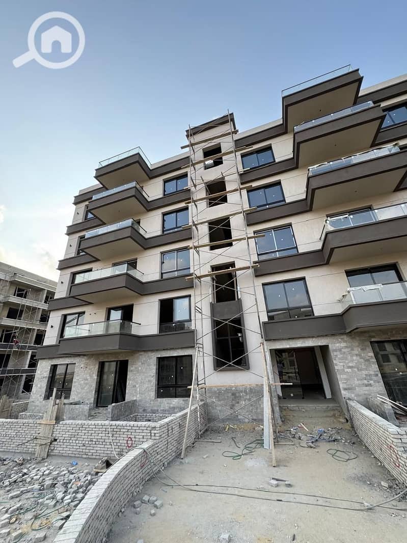 Premuim Fully Finished Apartment Overlooking the Lagoon for Sale with Installments Over 10 Years in Sheikh Zayed - Lisää