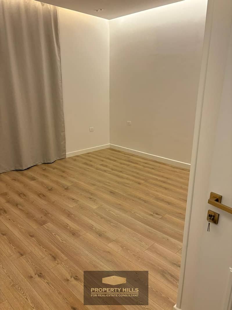 For sale, a 230 sqm apartment in a compound on Al Bustan main street, ultra super lux finished. - View 6