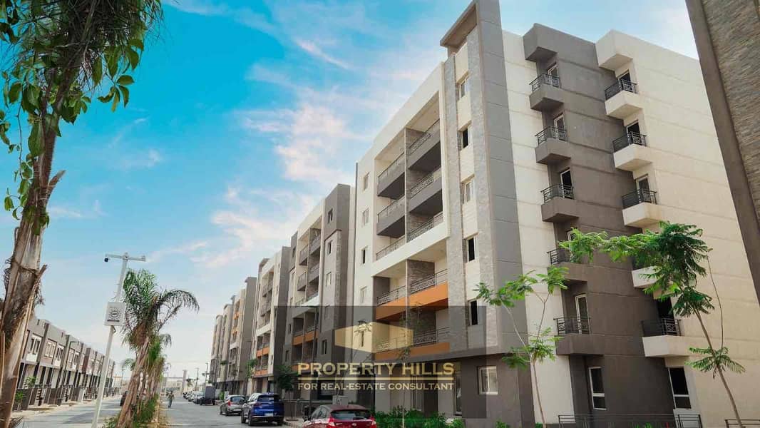 Receive immediately a 3-story town villa in Rock Eden – just minutes from Palm Parks and Mall of Egypt - Aanzicht 3