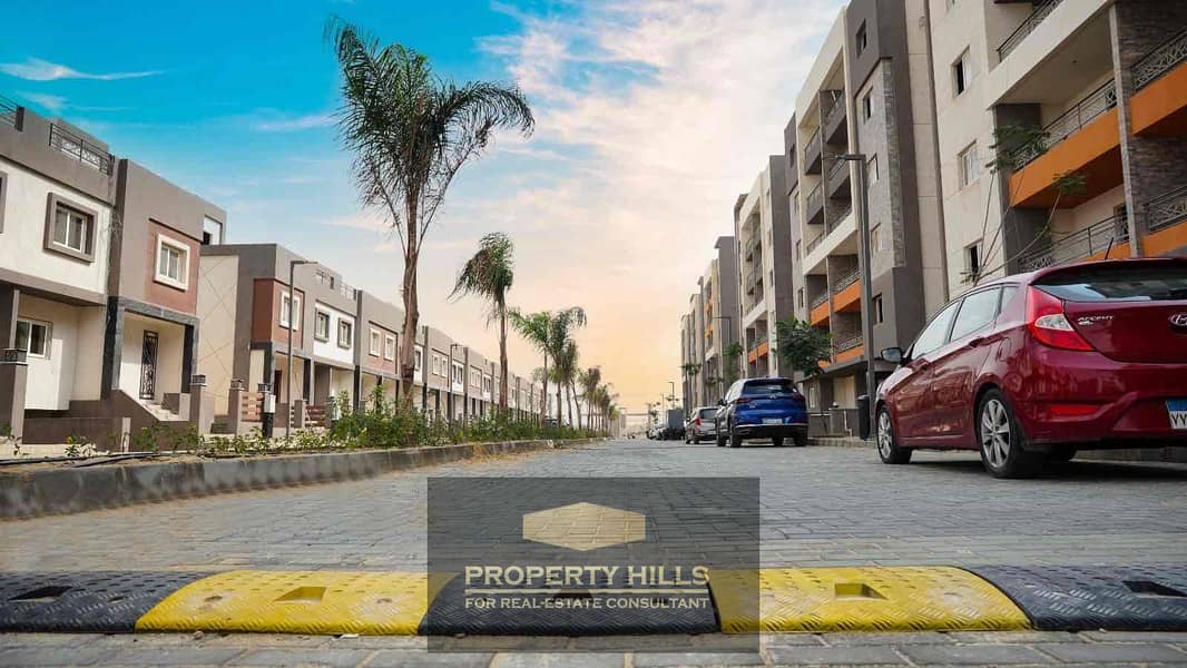 Receive immediately a 3-story town villa in Rock Eden – just minutes from Palm Parks and Mall of Egypt - Aanzicht 4