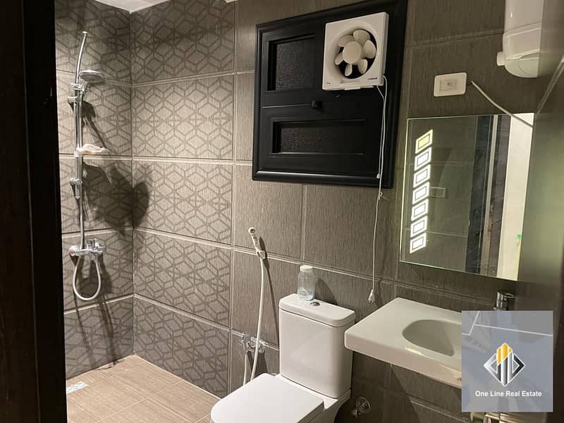 Apartment for sale on a main street, low ground floor with a private entrance and garden, next to the Beverly Hills compound, ready for living. - Ansicht 5