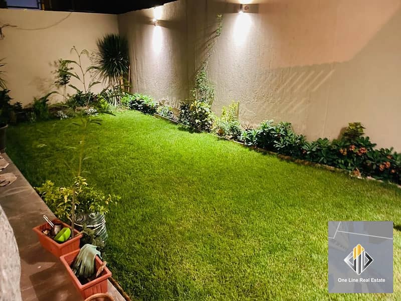 Apartment for sale on a main street, low ground floor with a private entrance and garden, next to the Beverly Hills compound, ready for living. - Mehr