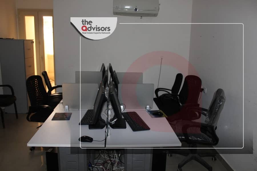 Office with 5 rooms for rent - Main 14 May Street - In front of the club - Vista 5