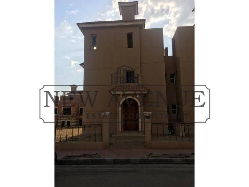 Ready to Move Twin House for Sale in Nayoum October Capri | 185 sqm BUA | 288 sqm Land | Roof Terrace - Widok 3