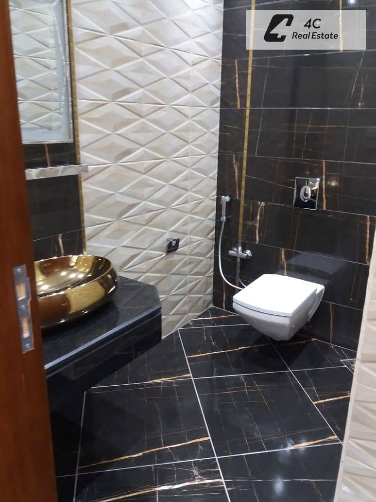Administrative office for immediate resale in Trivium Mall, directly opposite Waterway, Fifth Settlement, at the lowest price per meter ready for show - Widok 4