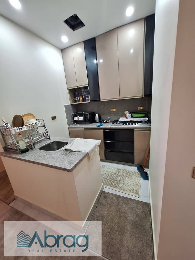 Two-bedroom apartment for sale, fully furnished with appliances and air conditioning, in Dreamland, 6th of October City. - Widok 2