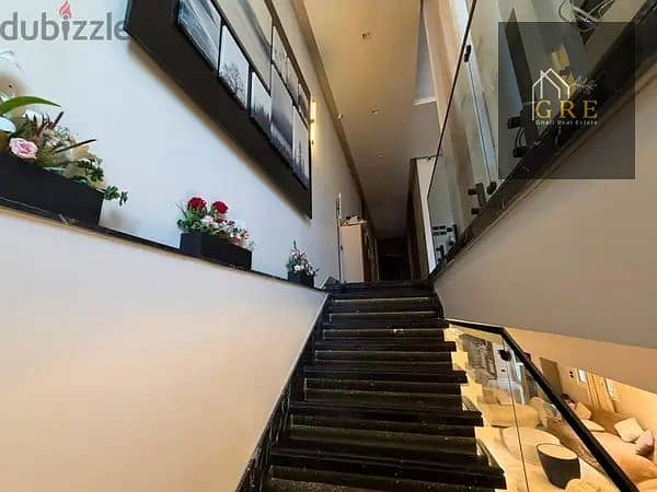 A golden opportunity to sell a 380m duplex with furniture and appliances, a private garden, an independent entrance, a sea view, and a prime location in the 9th District, Sheikh Zayed, with spacious areas. - Ansicht 6