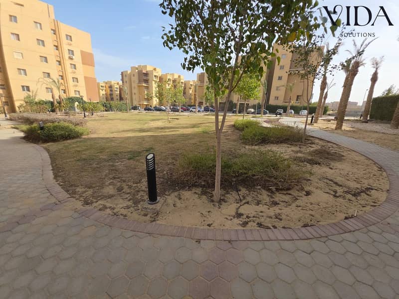 105 sqm Fully Finished Apartment for sale in Ashgar City compound with prime price - Widok 4