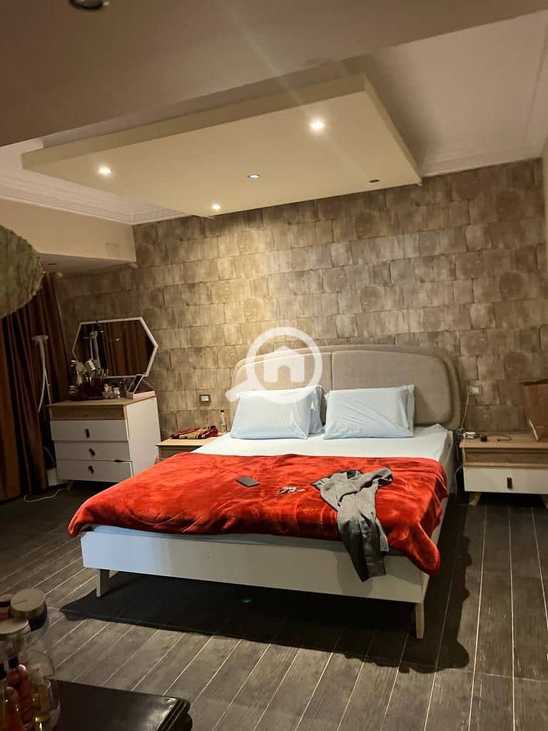 A 200 sqm apartment finished to a super-luxury standard, featuring a stunning north-facing frontage with exceptional natural light and ventilation. - Widok 5