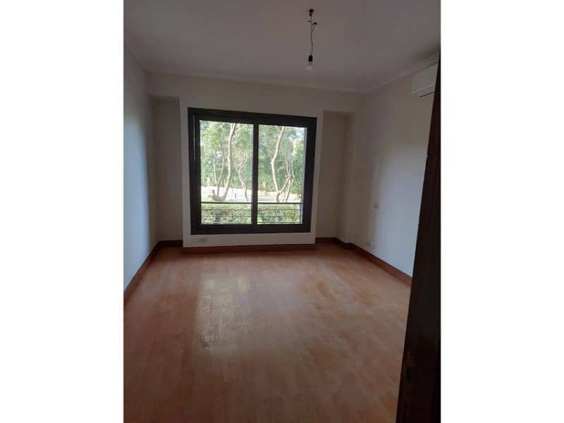 Duplex for sale in a prime location in Casa Beverly Hills compound - Widok 3