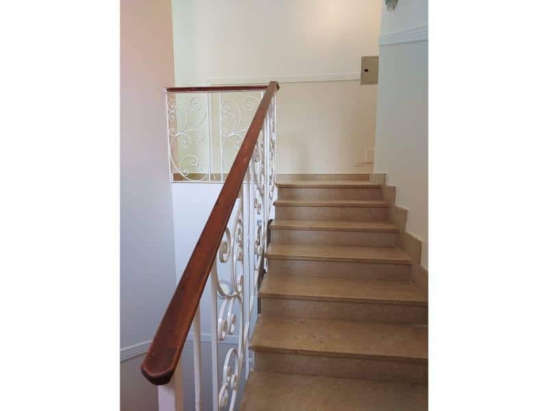 Duplex for sale in a prime location in Casa Beverly Hills compound - Więcej