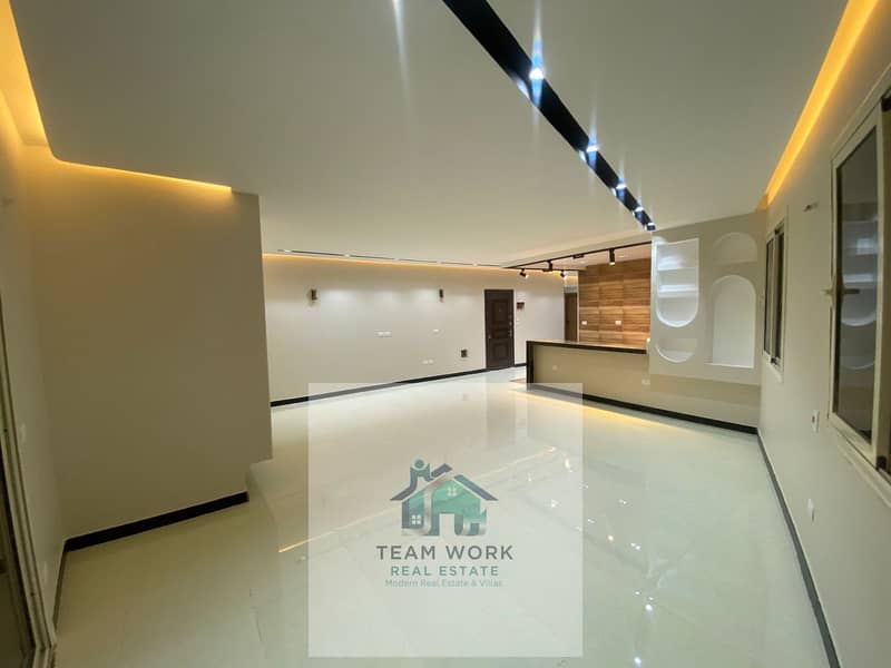 A fantastic apartment in a prime location and at a great price! A first-time occupancy, super deluxe, modern finishing, Sheikh Zayed, District 16 - Vista 2