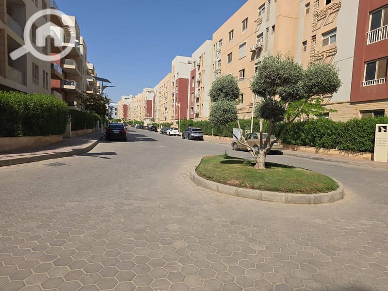 A ready-to-move-in apartment for sale in installments in a compound in the Fifth Settlement. - Więcej