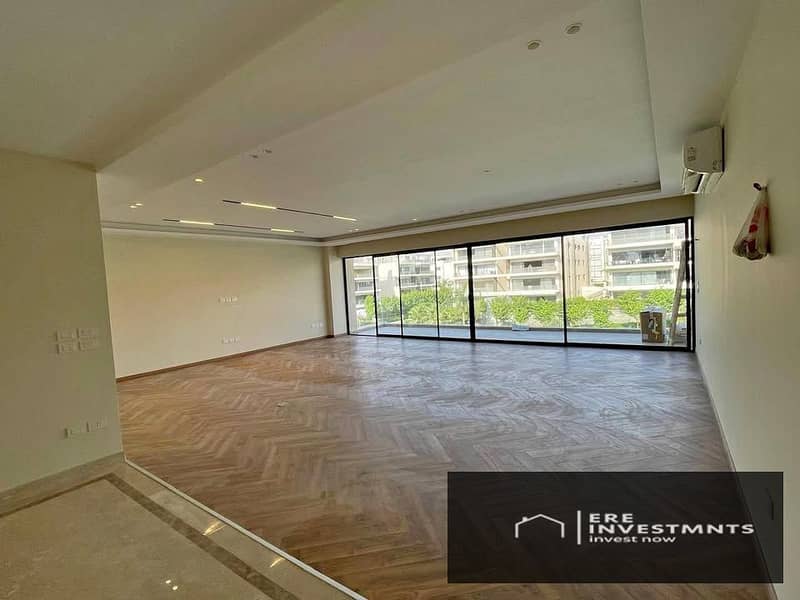 Ground floor apartment with garden, ultra-modern finishing, open view in City Gate, Qatari Diar, New Cairo - with payment facilities - Widok 4