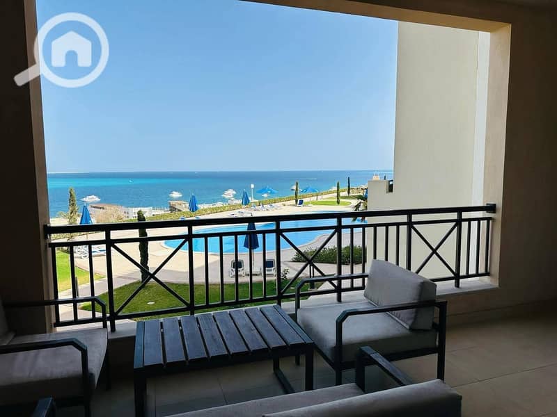 A stunning view and sea as far as the eye can see: Studio/apartment (one room and living room) for daily rent at The View - Więcej