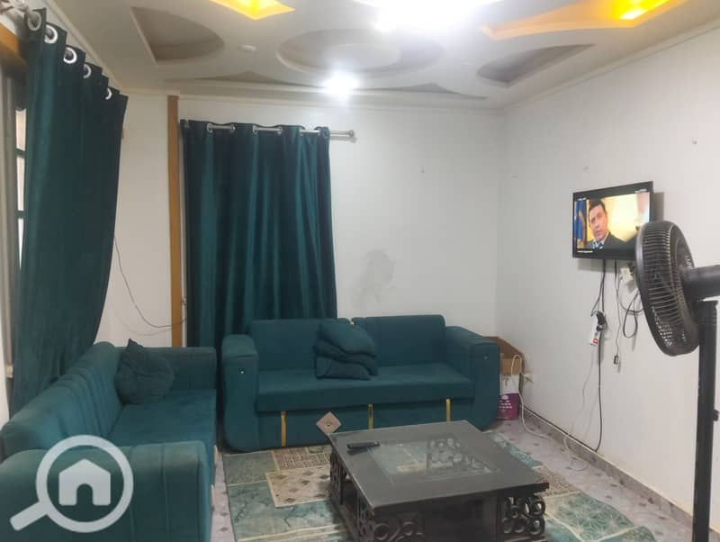 Furnished apartment for annual rent for a family or company, 2 bedrooms, reception with two pieces, kitchen, bathroom, on the first upper floor. All utilities are available, water and electricity. Located in Alexandria, Al-Agami, kilo 21, on Palm Beach, main street 27, in a very distinguished location. - Ansicht 4