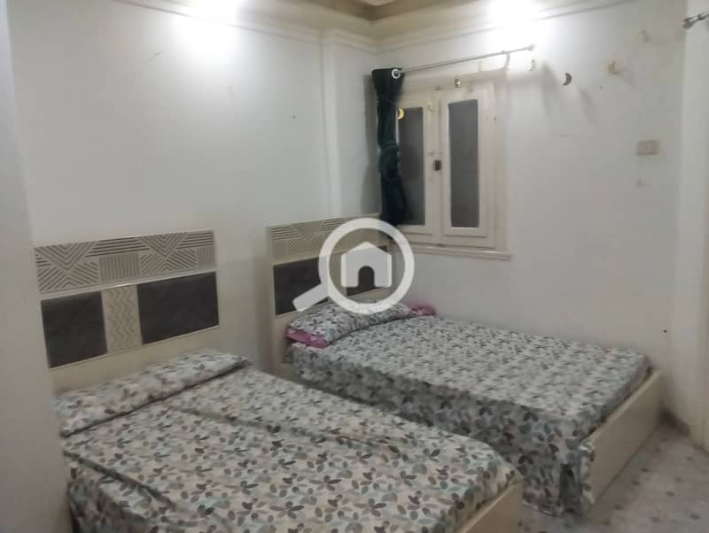 Furnished apartment for annual rent for a family or company, 2 bedrooms, reception with two pieces, kitchen, bathroom, on the first upper floor. All utilities are available, water and electricity. Located in Alexandria, Al-Agami, kilo 21, on Palm Beach, main street 27, in a very distinguished location. - Ansicht 6