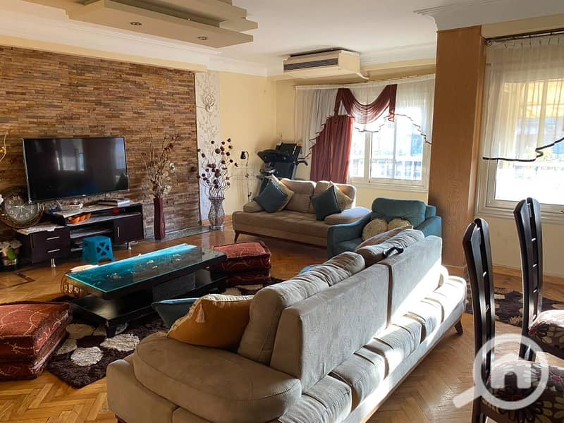 **150m apartment for sale in Misr for Reconstruction buildings | Top floor | Super Lux finishing and parquet floors | 2 bedrooms and 2 bathrooms, one of them master | Reception - Widok 2