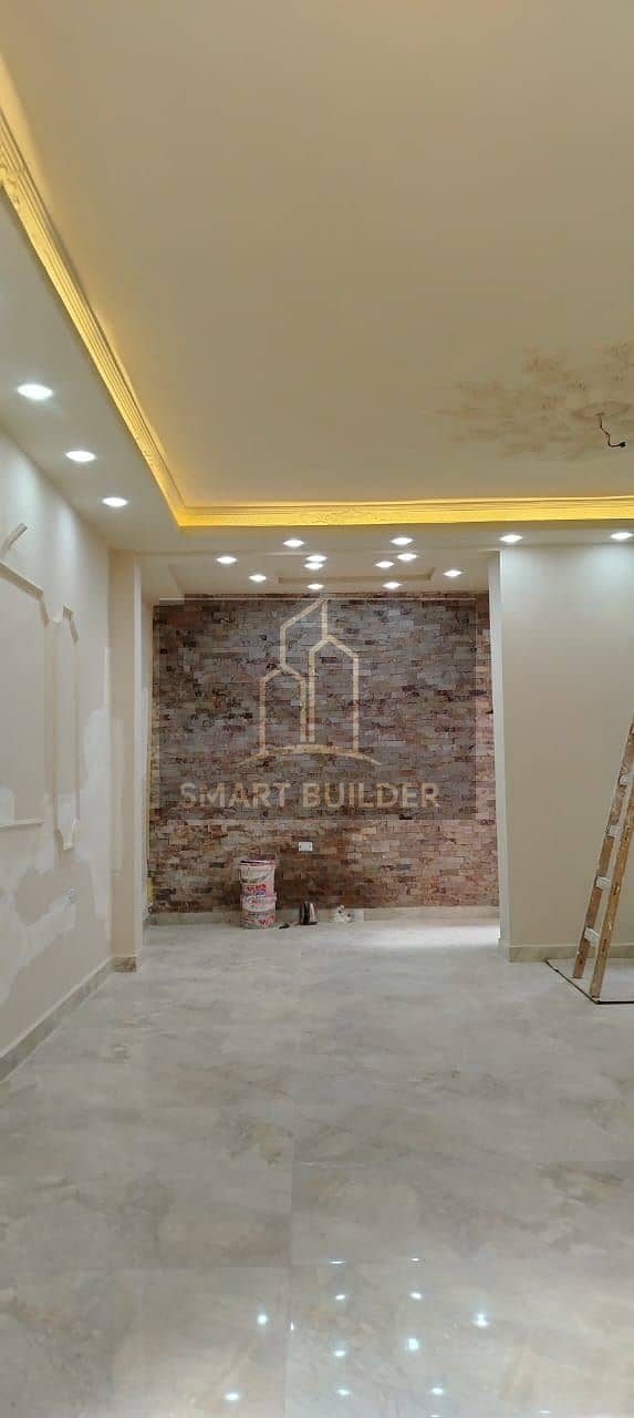 Duplex for sale in Gardenia, Fifth Settlement, with an area of 240 square meters and a garden. Finished to ultra-super lux standards, with a northern facade and a private entrance. All utilities available. Gardenia is 2 minutes from Gamal Abdel Nasser Axis. - Widok 3