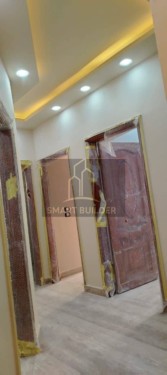 Duplex for sale in Gardenia, Fifth Settlement, with an area of 240 square meters and a garden. Finished to ultra-super lux standards, with a northern facade and a private entrance. All utilities available. Gardenia is 2 minutes from Gamal Abdel Nasser Axis. - Widok 5
