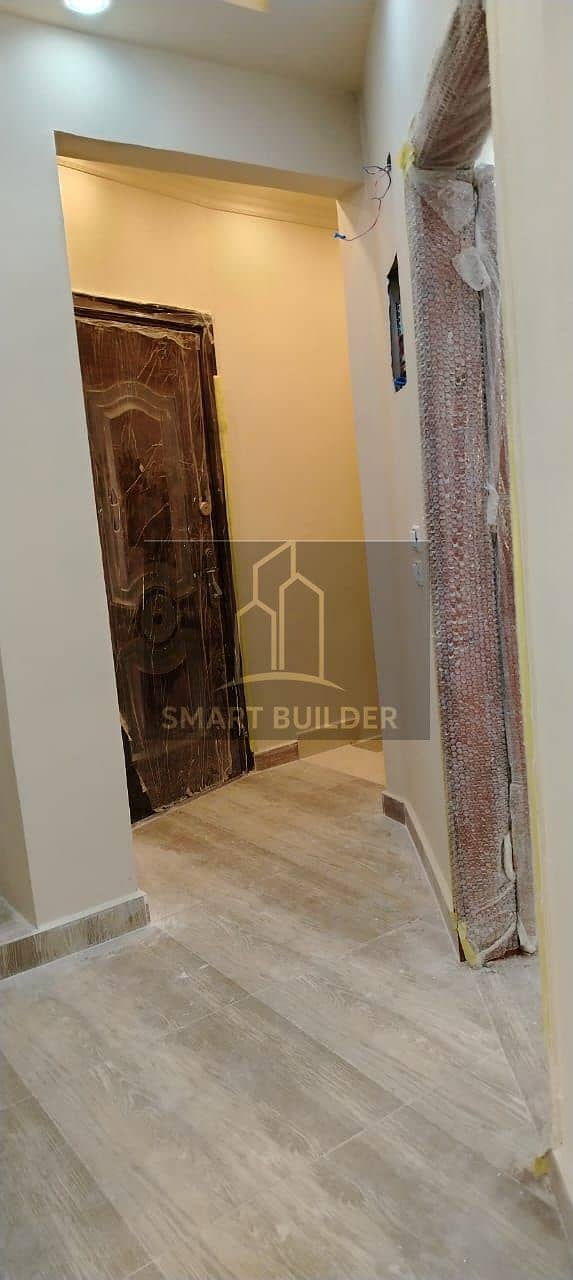 Duplex for sale in Gardenia, Fifth Settlement, with an area of 240 square meters and a garden. Finished to ultra-super lux standards, with a northern facade and a private entrance. All utilities available. Gardenia is 2 minutes from Gamal Abdel Nasser Axis. - Widok 6