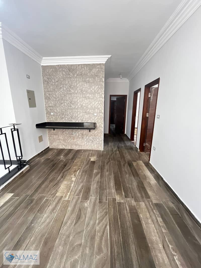 Unfurnished duplex, 250 sq m, with garden, for rent (residential and commercial use) in Al Banafseg 8 Villas, First Settlement, located near North 90t – pohled 3
