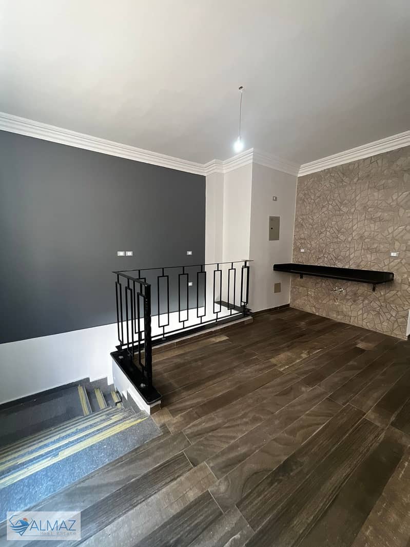 Unfurnished duplex, 250 sq m, with garden, for rent (residential and commercial use) in Al Banafseg 8 Villas, First Settlement, located near North 90t – pohled 4