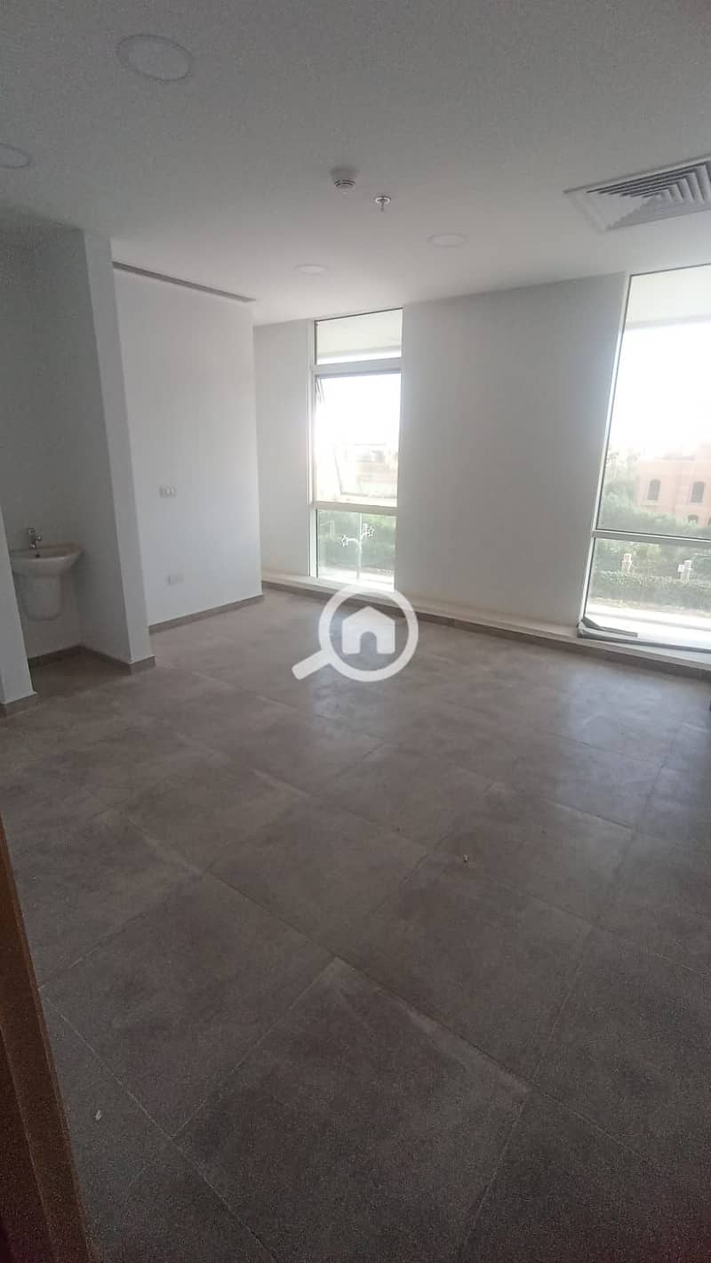 Clinic 52 meter For Rent In Centrada Plaza - Sheikh zayed With Prim Location - With Best Traffic - Ansicht 2