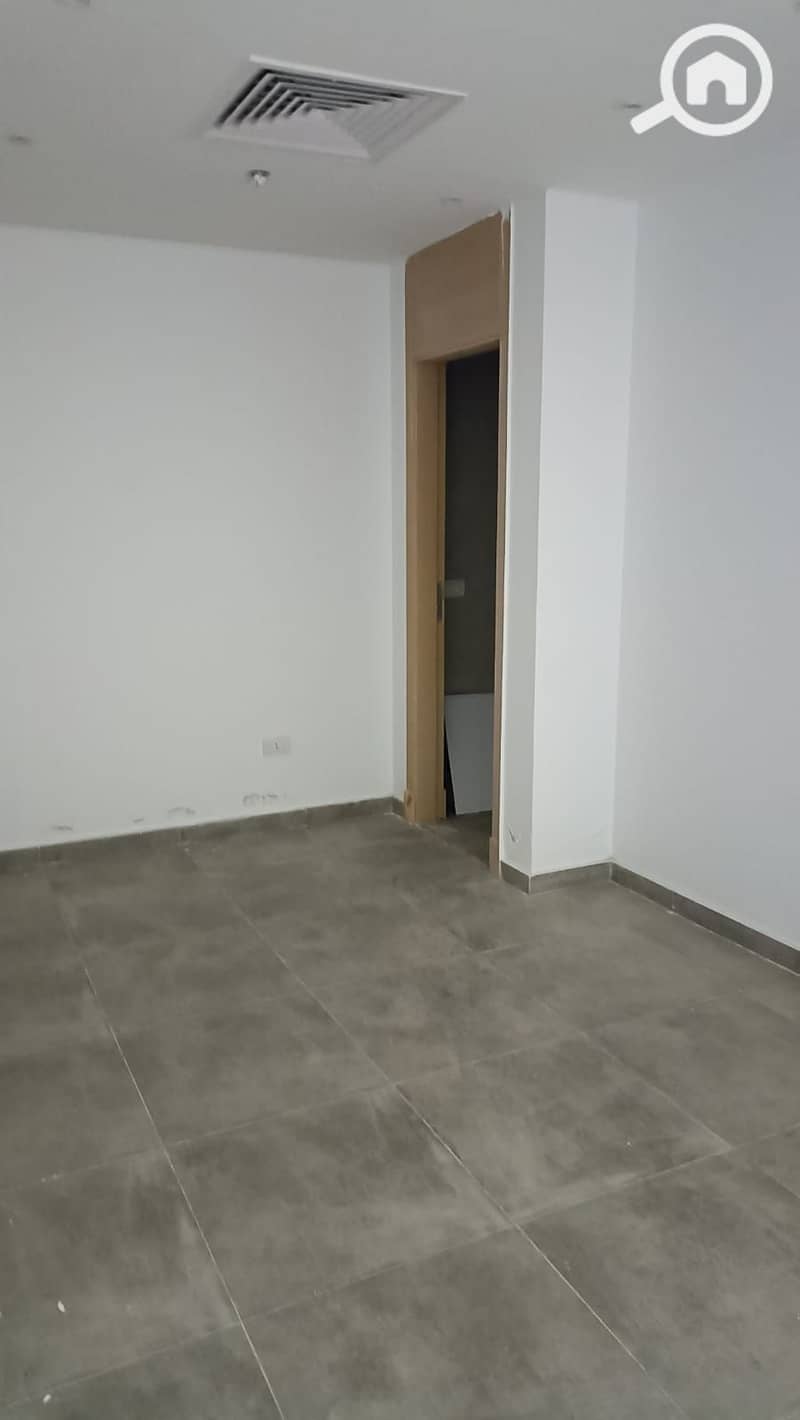 Clinic 52 meter For Rent In Centrada Plaza - Sheikh zayed With Prim Location - With Best Traffic - Ansicht 6