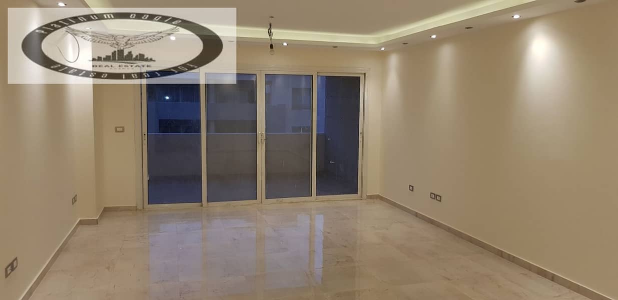 Apartment for rent with kitchen, Fifth Settlement, The Square Compound Garden View Golden Square Super Lux finishing – pohled 3