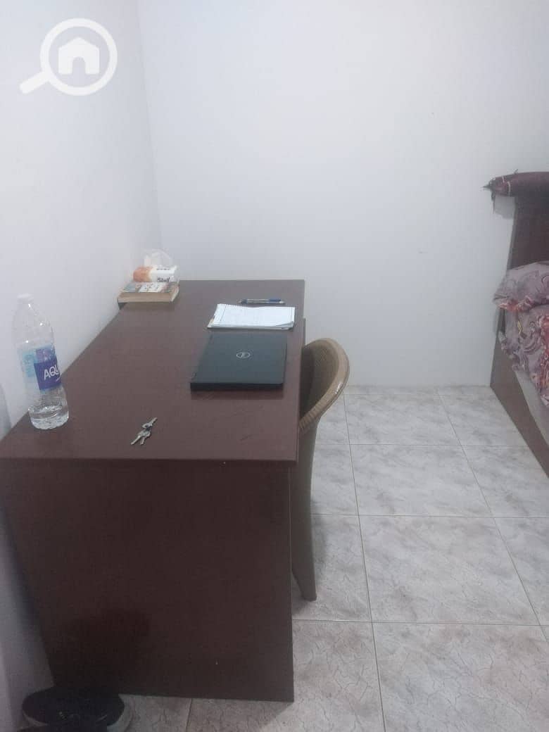 A single room in an apartment for rent for a young man in the Seventh District of Nasr City. - Więcej