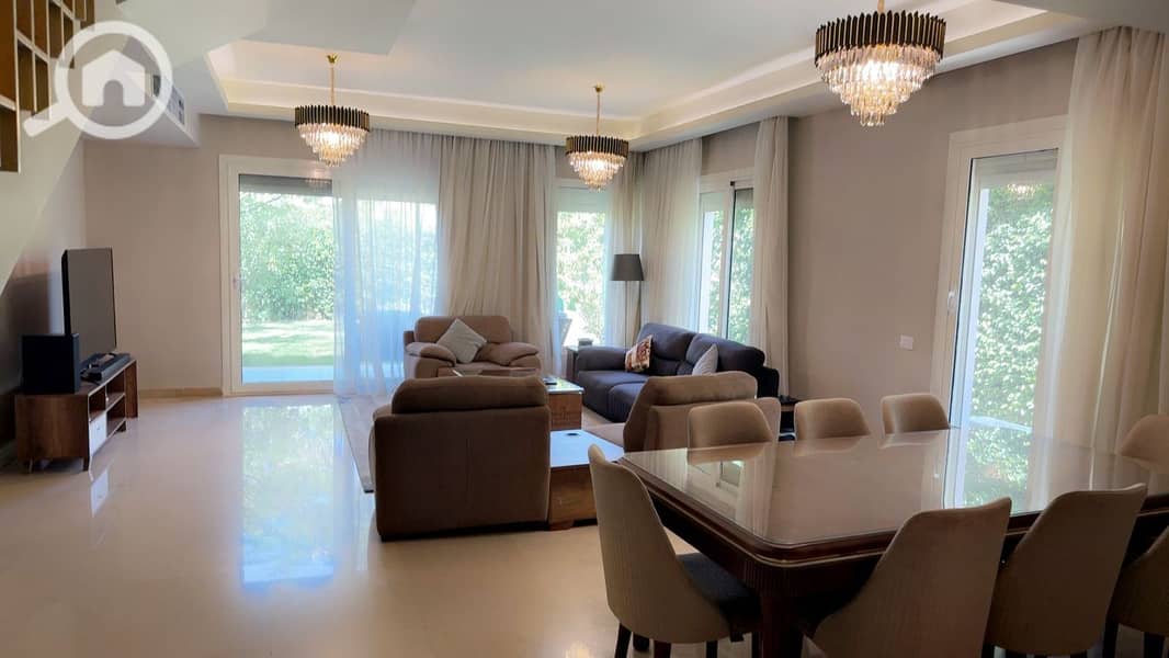 Villa for sale, immediate delivery, ready with furnishings and appliances in Atrio, Sheikh Zayed. - Widok 2