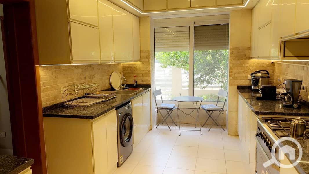 Villa for sale, immediate delivery, ready with furnishings and appliances in Atrio, Sheikh Zayed. - Widok 4