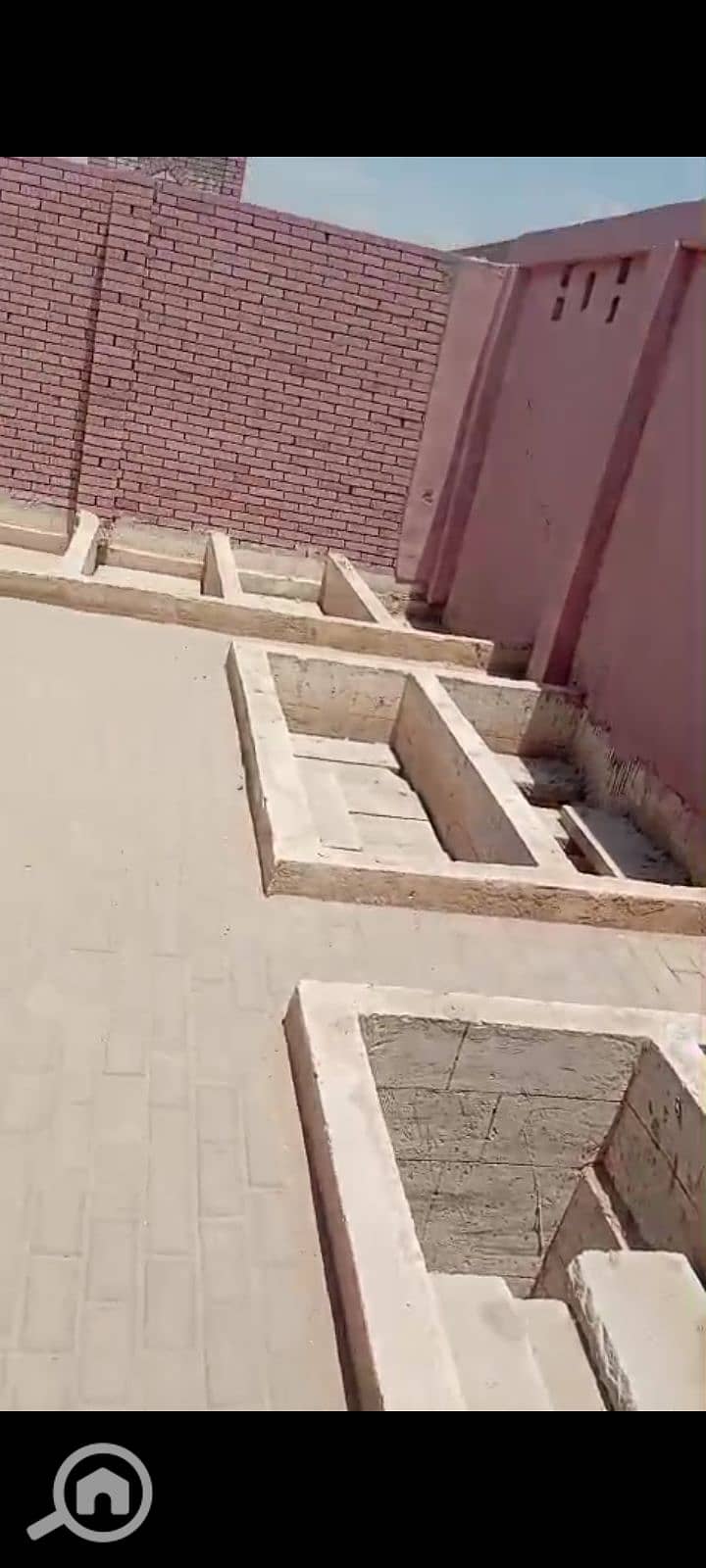 7 1000315643. png