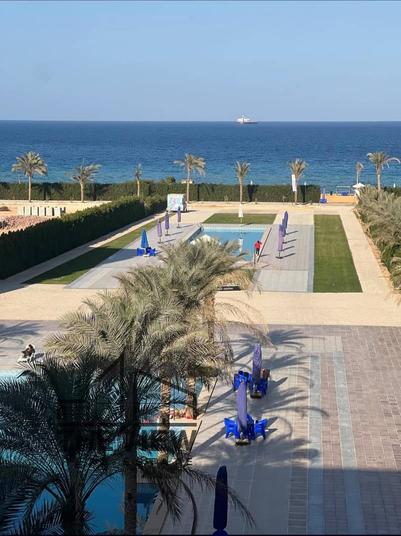 First Row Beachfront Chalet for Sale in Ain Sokhna – Direct Sea View – Immediate Delivery – Sandy Beach – Installments Up to 5 Years - Ansicht 2