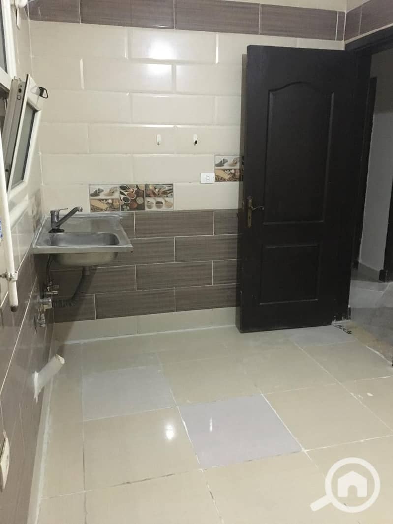 For sale in the Dar Masr compound next to Al Rehab, ground floor 130m - Więcej
