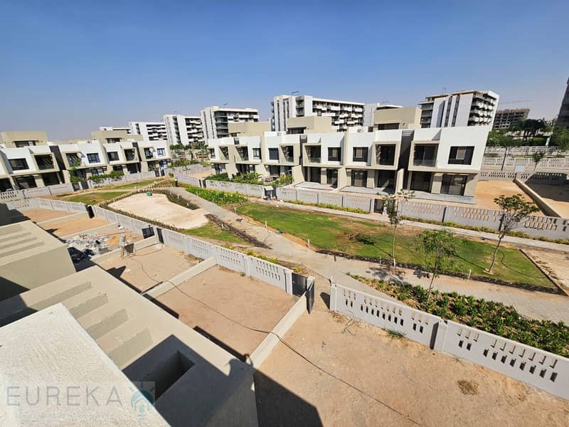 Corner Townhouse for Rent in Al Burouj Compound – 300 SQM | Ground Floor, First Floor & Roof. – pohled 2