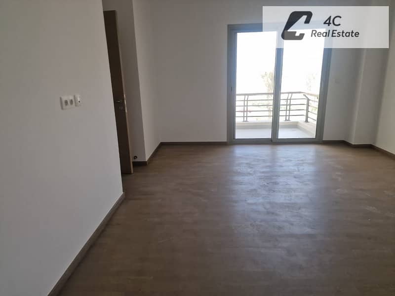 Below Market Price Luxury 214 sqm Fully Finished Apartment in Uptown Cairo Fourteen | Maid’s Room | Prime Emaar Community | Ready to Move - Bilde 4