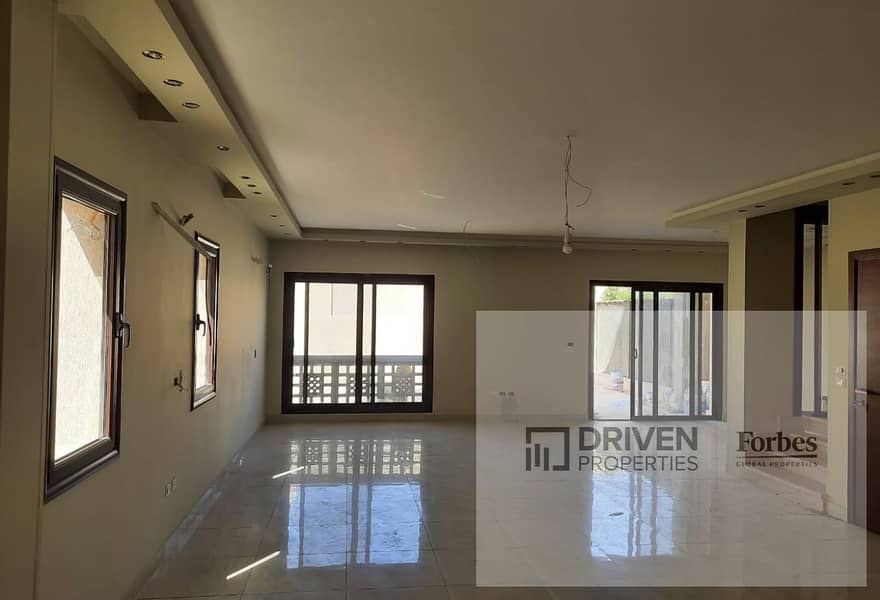 Ready Villa 5BD For Rent In Green 4 Compound Sheikh Zayed Facing Palm Hills Giza - Ansicht 3